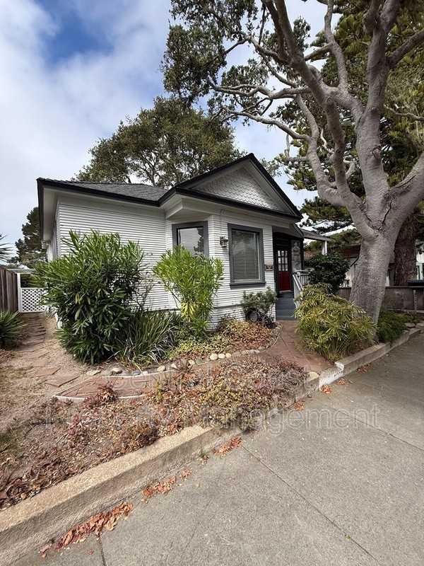 622 Congress Ave - Photo 2 of 19