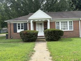 featured image of 420 E Summit St