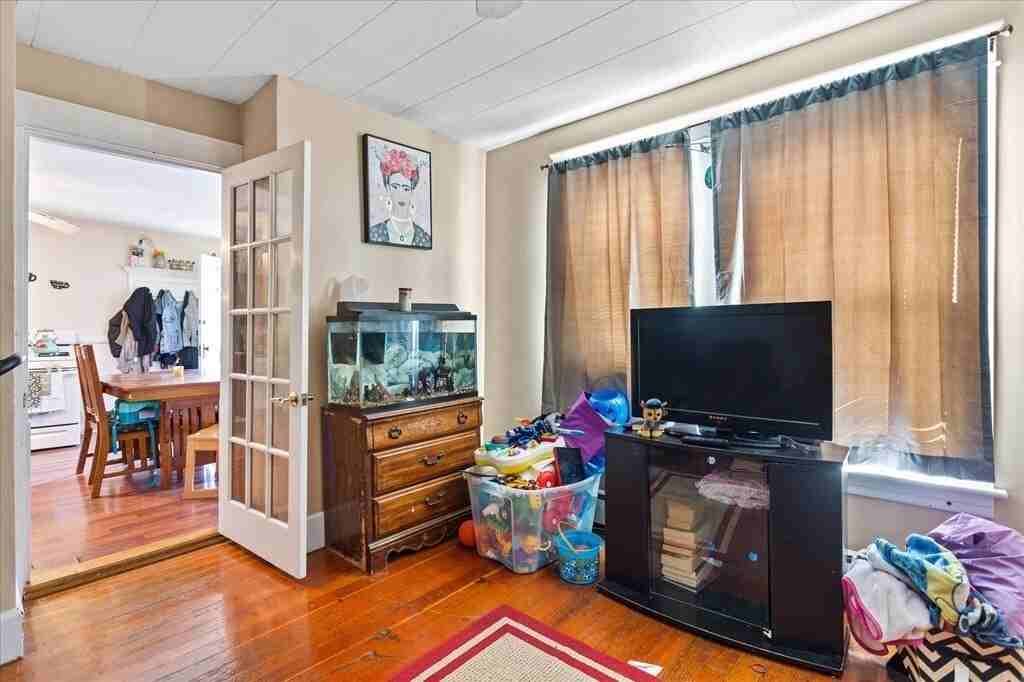 124 3rd Street - Photo 5 of 10