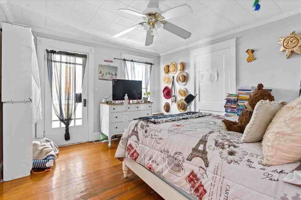 124 3rd Street - Photo 6 of 10