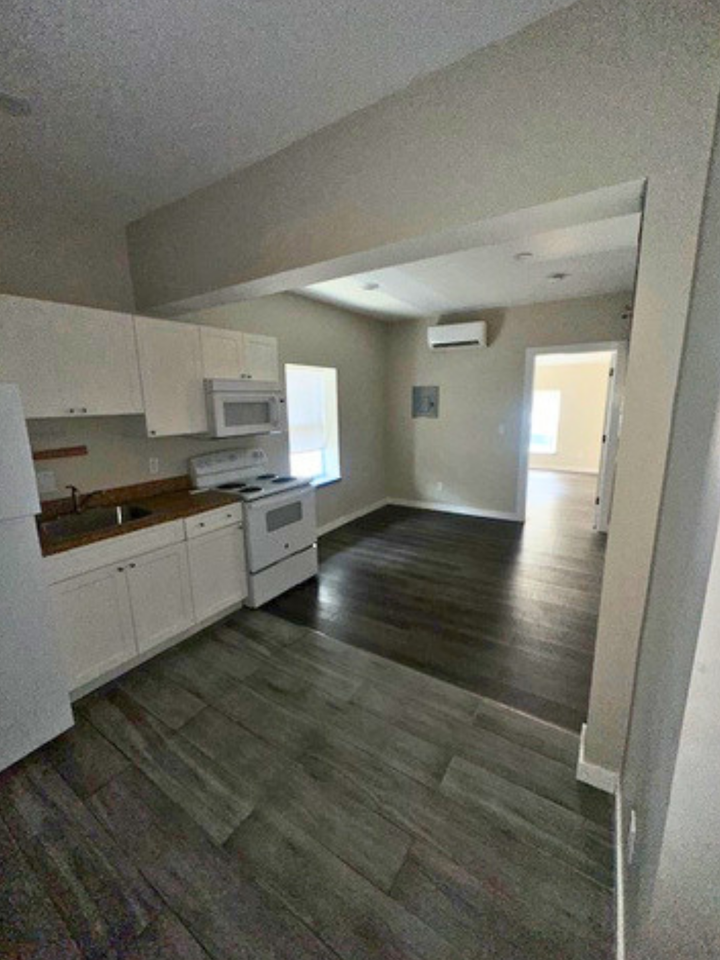 1613 Main Street - Photo 7 of 7