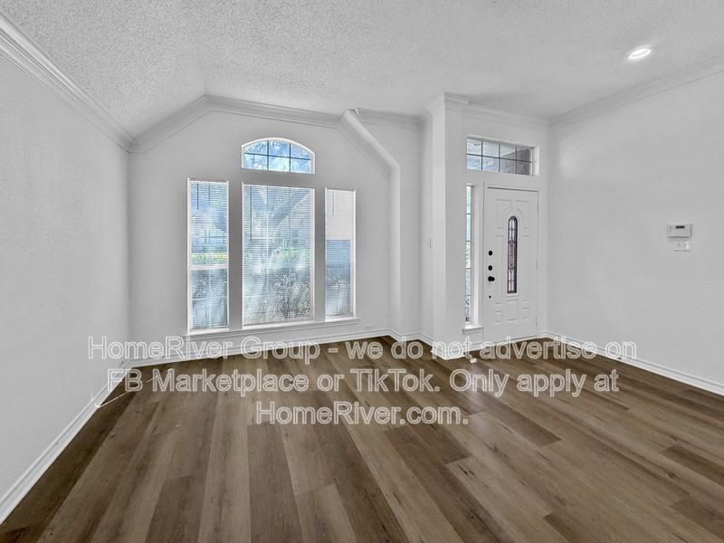 1429 Honey Locust Dr - Photo 4 of 23