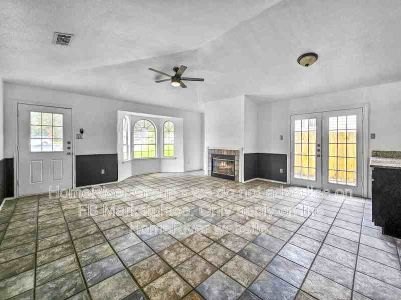 1269 Hilltop Dr - Photo 2 of 13