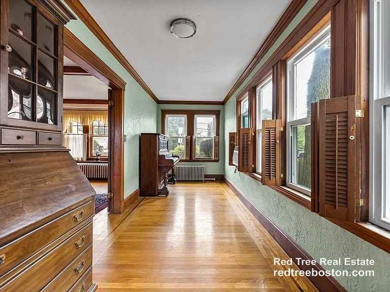 29 Undine Rd - Photo 4 of 7