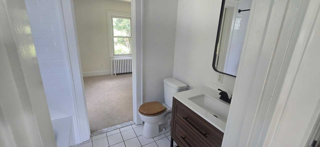 140 Knickerbocker Road - Photo 6 of 10