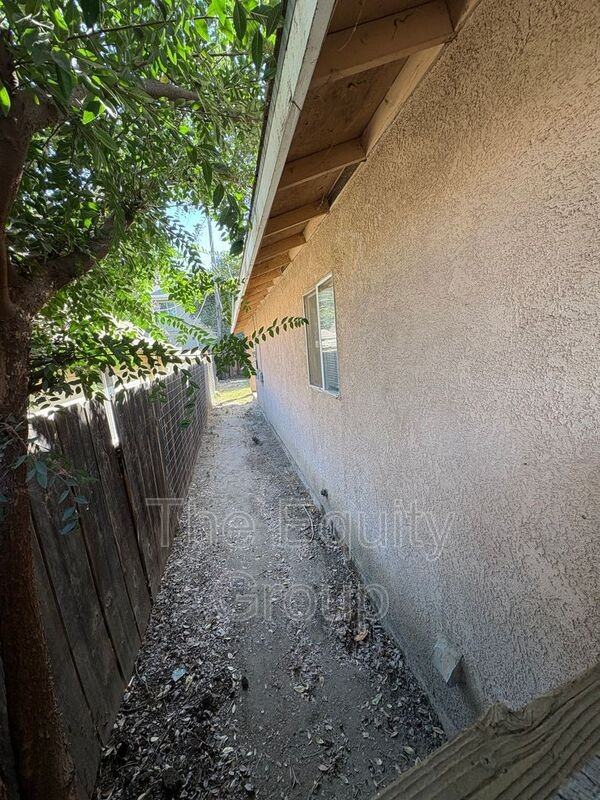 1747 W Connelly Ave - Photo 4 of 36