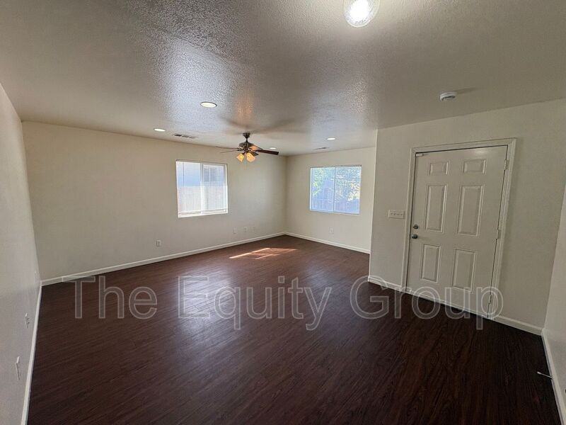 1747 W Connelly Ave - Photo 7 of 36