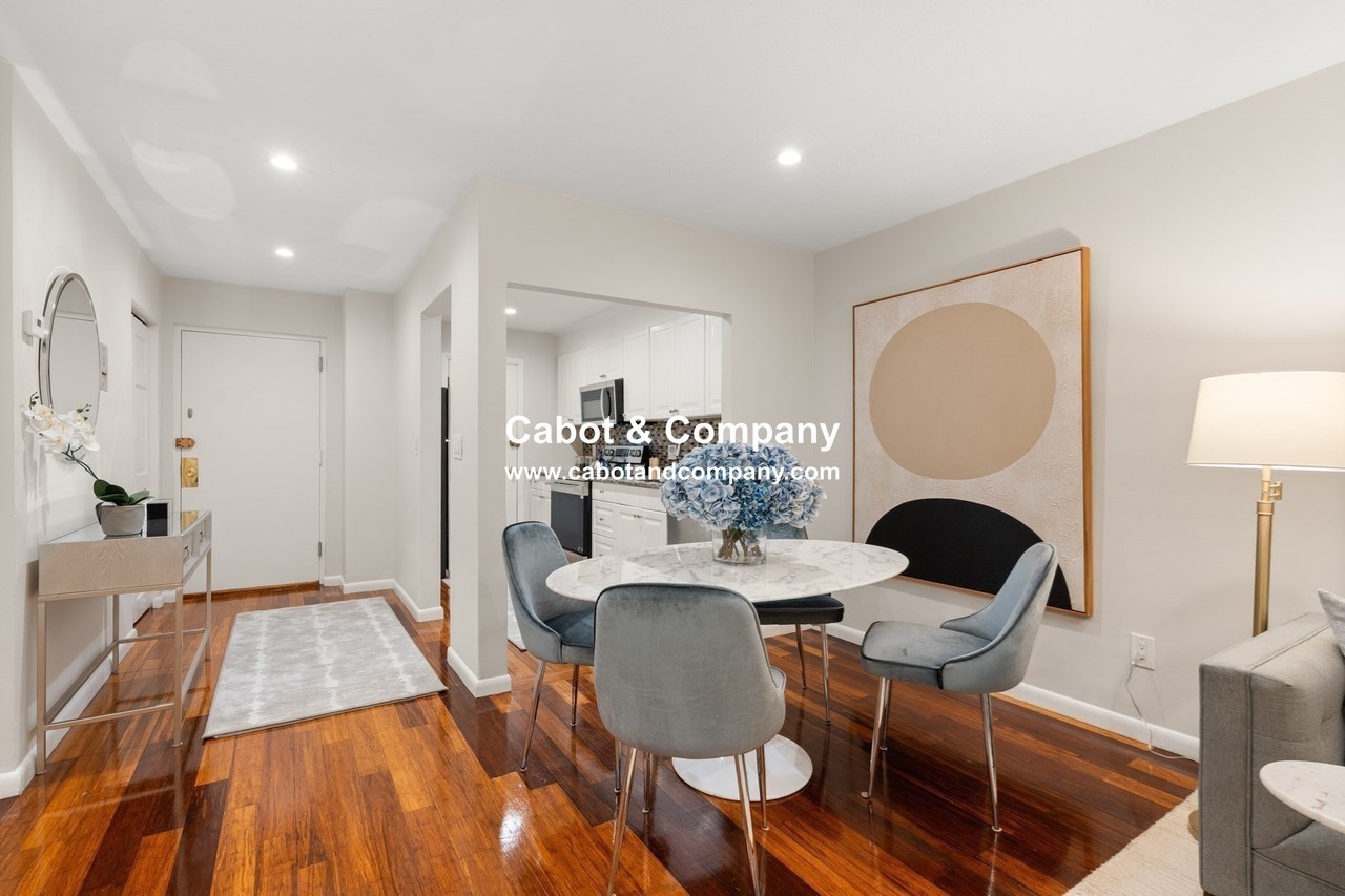 804 Centre St #8A - Photo 5 of 9
