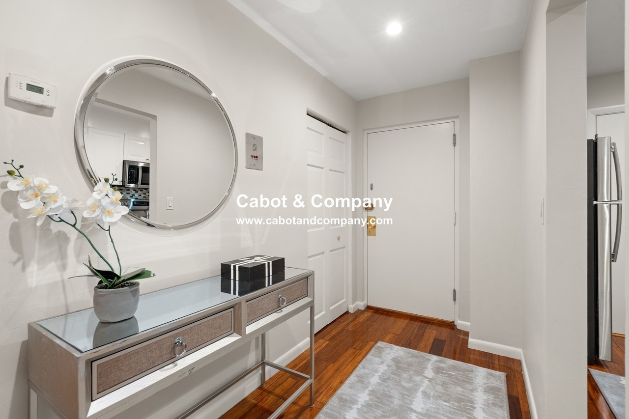 804 Centre St #8A - Photo 6 of 9