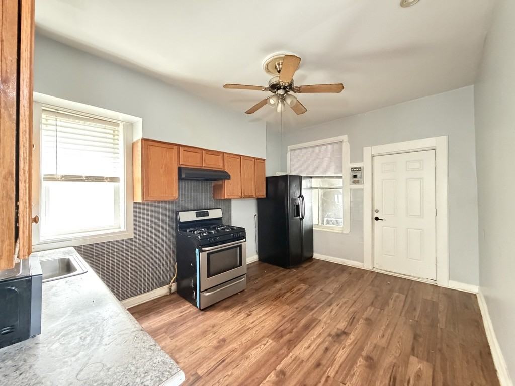1542 N Avers Ave #1F - Photo 4 of 21