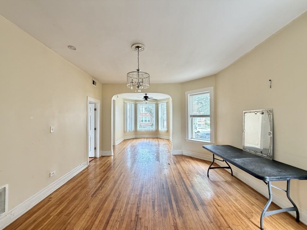 1542 N Avers Ave #1F - Photo 7 of 21