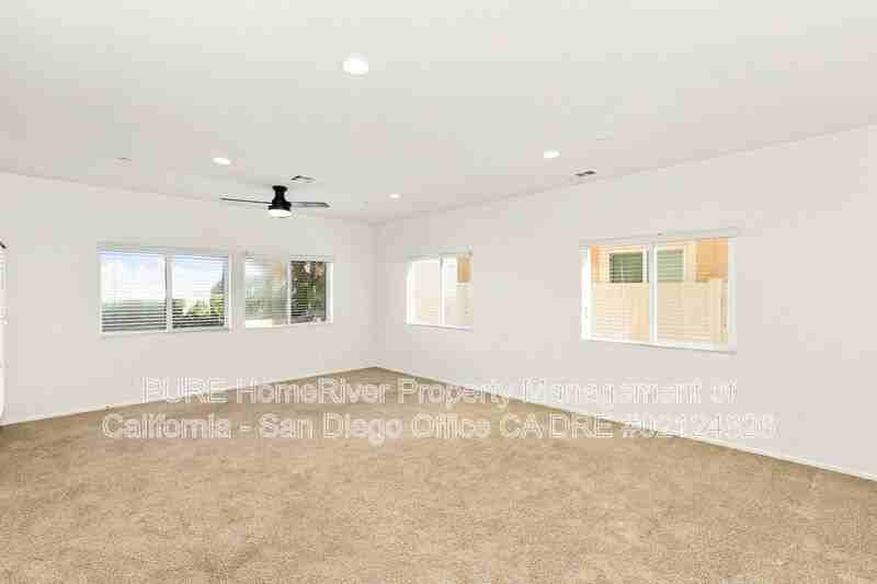 223 Dun Blazer Way - Photo 2 of 20