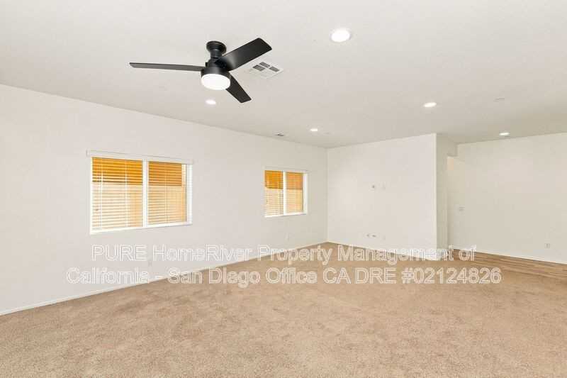 223 Dun Blazer Way - Photo 4 of 20