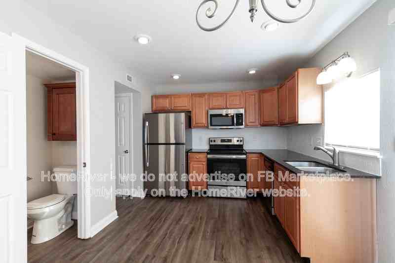 11535 Planewood Ct - Photo 7 of 9