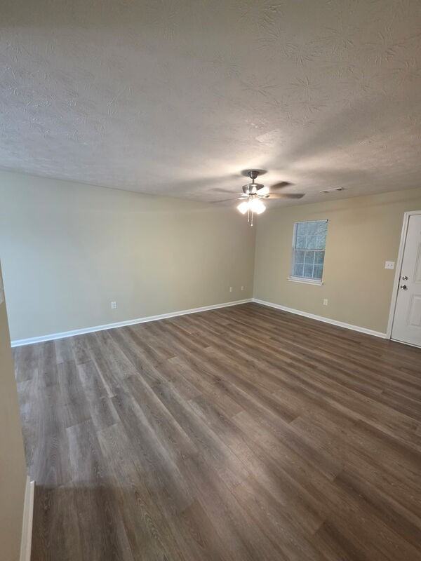 220 Big Oak Cir - Photo 2 of 14