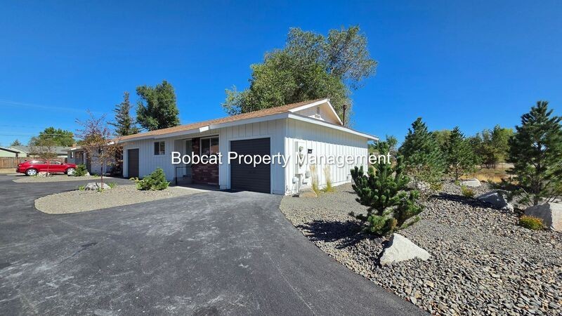 1461 Hussman Ave #D - Photo 4 of 34