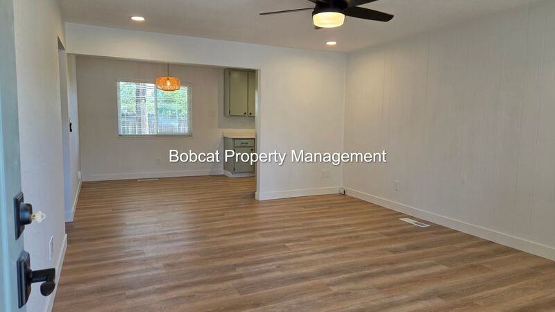 1461 Hussman Ave #D - Photo 5 of 34