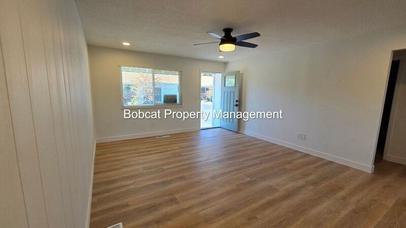 1461 Hussman Ave #D - Photo 7 of 34