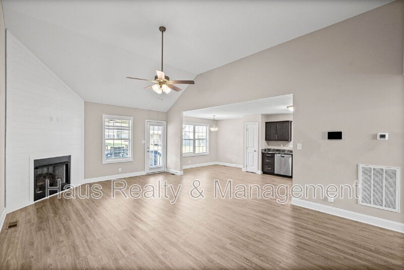 314 Lugano Ln - Photo 3 of 29