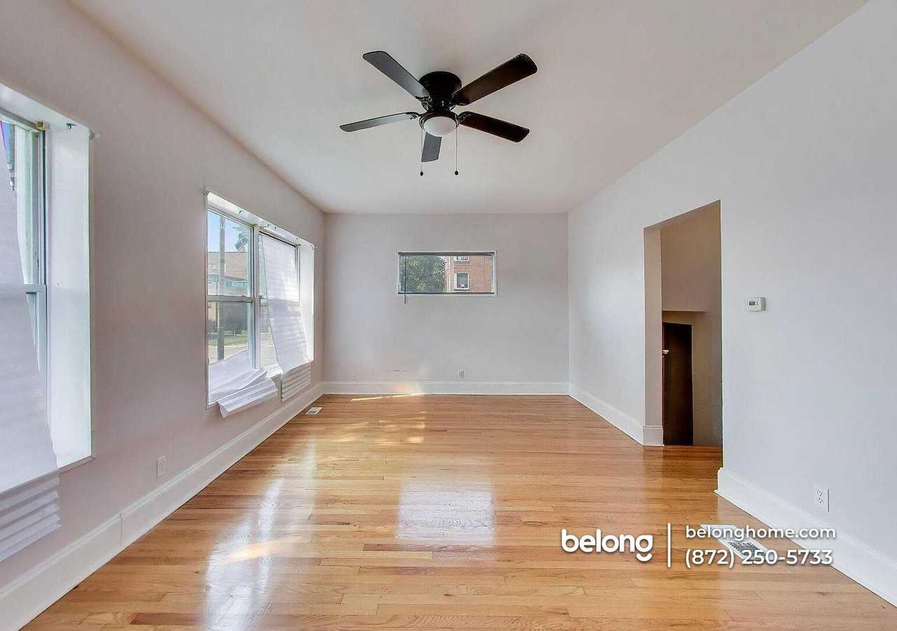 8301 S Maryland Ave - Photo 6 of 41