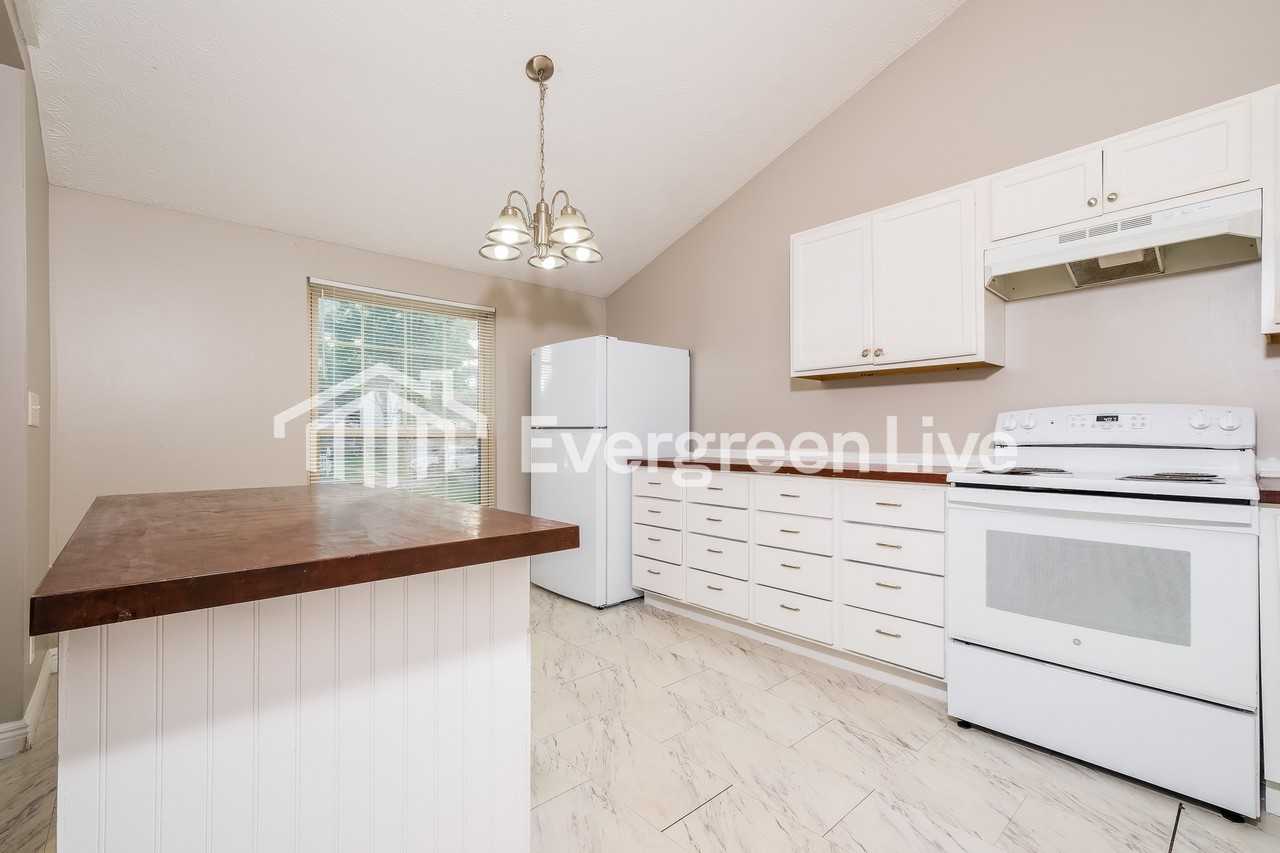 3015 Hubbardton Pl - Photo 6 of 15