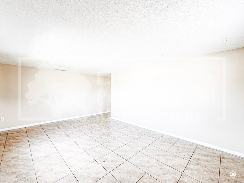 1101 Jewel Ave - Photo 3 of 13