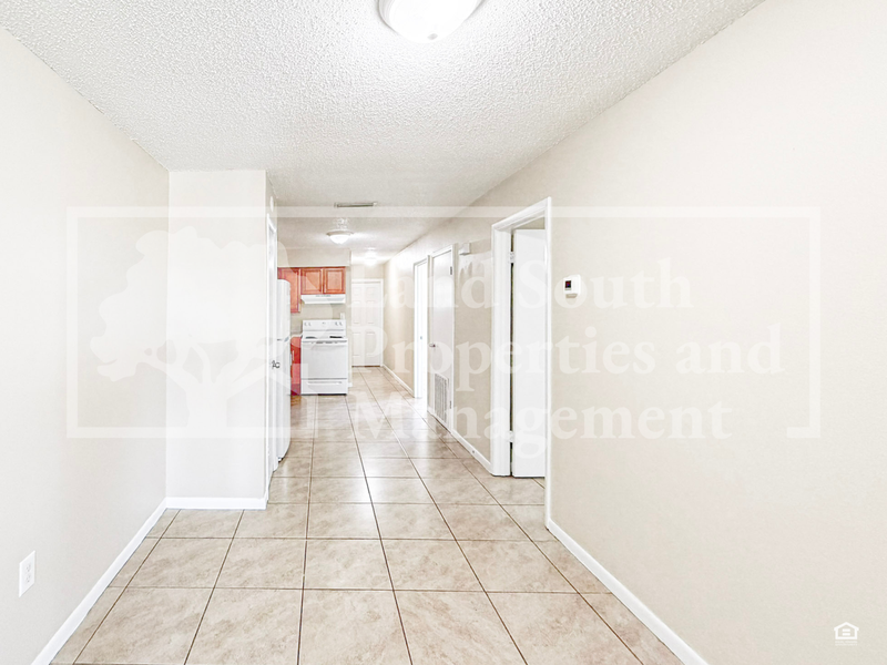 1101 Jewel Ave - Photo 5 of 13