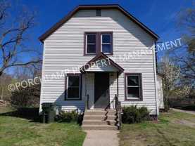 216 W Grand Ave #C - Photo 1 of 1