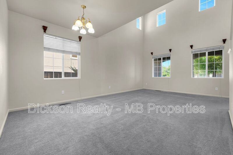 2447 Anqua Dr - Photo 7 of 50