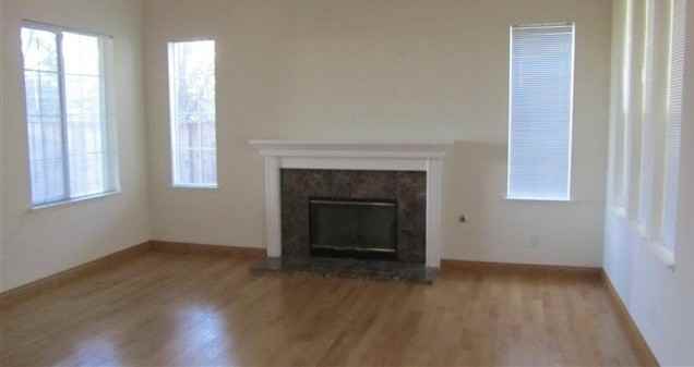 546 Lakeview Dr - Photo 5 of 11