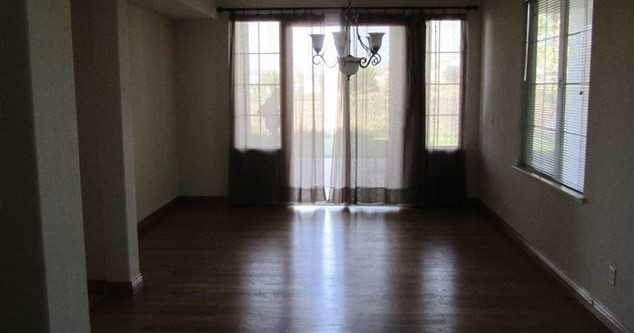 546 Lakeview Dr - Photo 6 of 11
