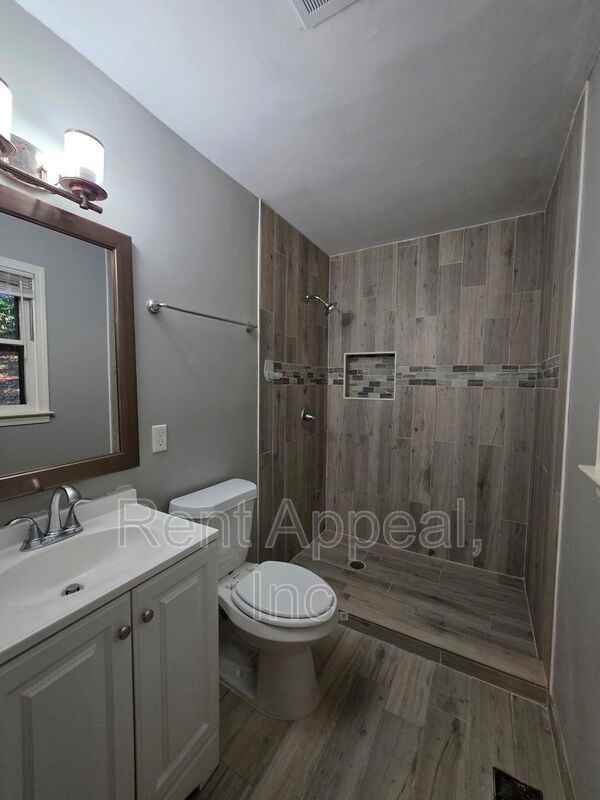 3734 Smithtown Rd - Photo 6 of 12