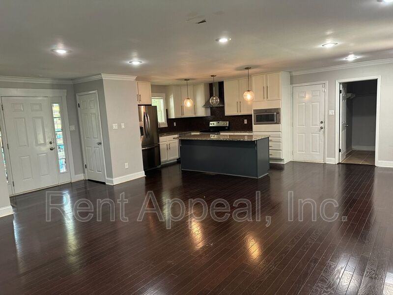 2270 Pine Stream Ct - Photo 2 of 13