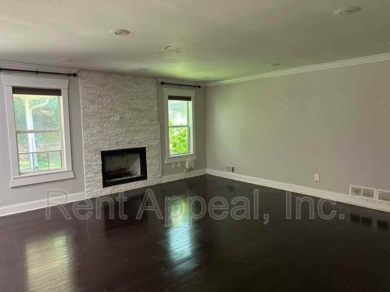 2270 Pine Stream Ct - Photo 3 of 13