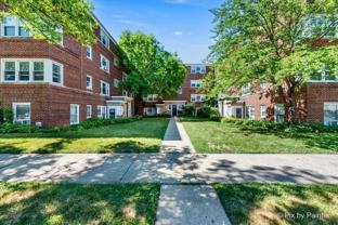 2715 W Berwyn Ave #3 - Photo 1 of 1