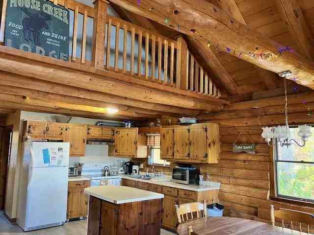 165 Meadow Rd - Photo 4 of 16