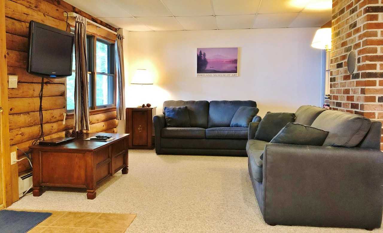 165 Meadow Rd - Photo 7 of 16