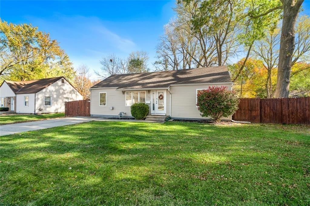 7507 Lowell Ave - Photo 4 of 18