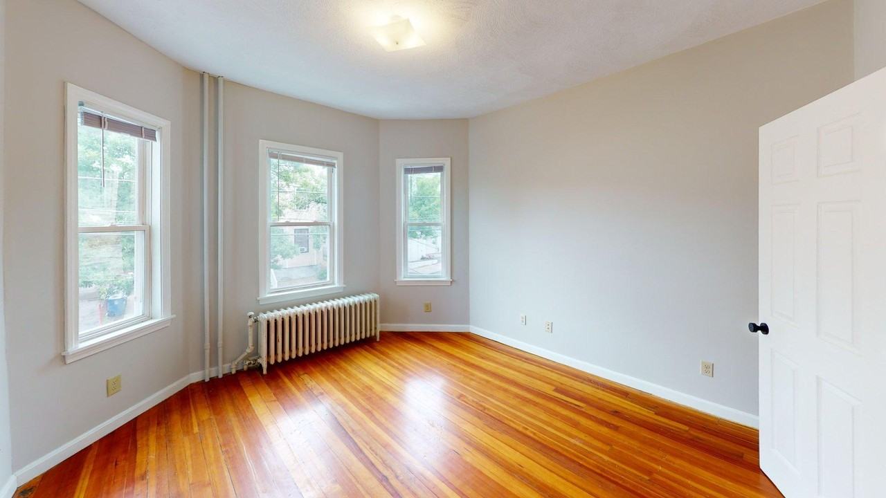 52 Sumner St #5 - Photo 3 of 13