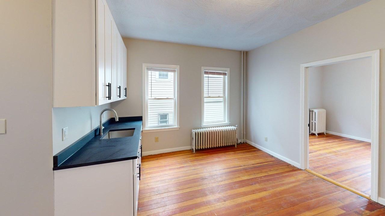 52 Sumner St #5 - Photo 5 of 13