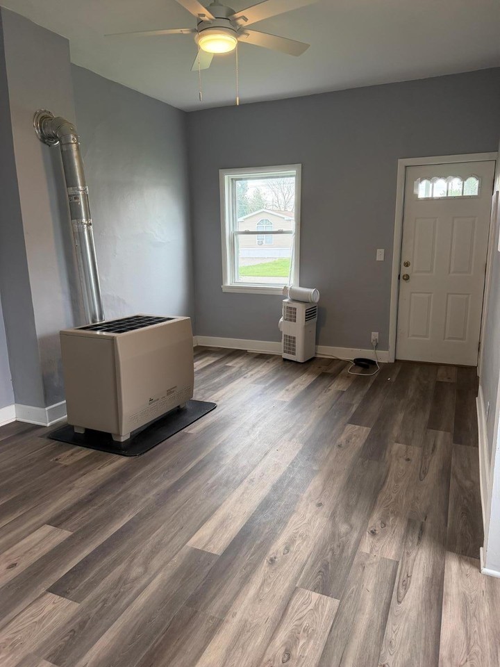 425 Oak Ave - Photo 3 of 9