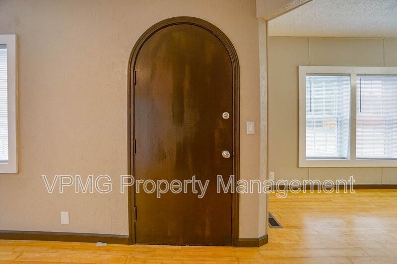 2901 Fruit Valley Rd - Photo 4 of 32