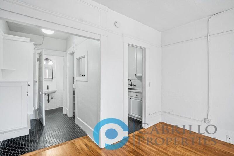 2267 4th Ave #2267 - Photo 5 of 37