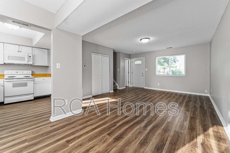 4353 Falcon Creek Blvd - Photo 2 of 10