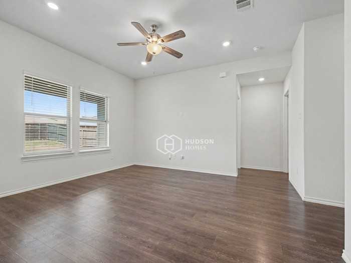 3103 Logan Dr - Photo 6 of 31