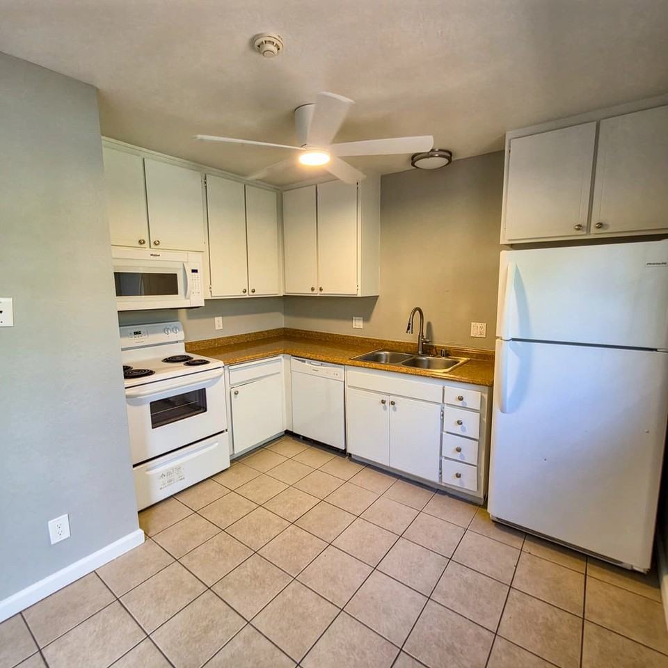 Coral Commons - Photo 4 of 15