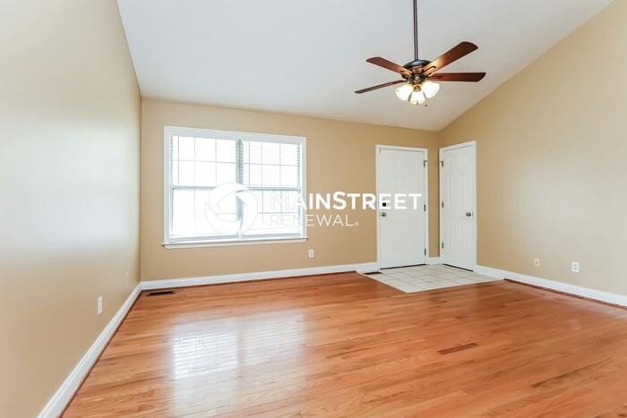 5021 Trailwater Dr - Photo 3 of 16