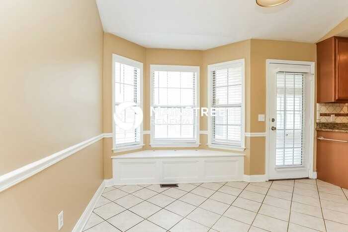 5021 Trailwater Dr - Photo 5 of 16