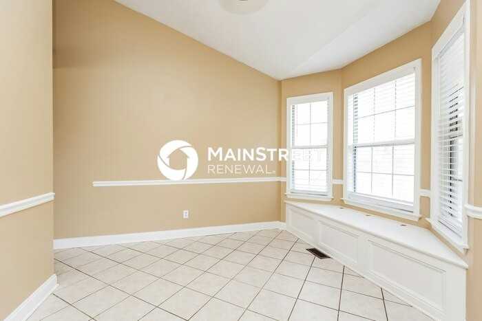 5021 Trailwater Dr - Photo 6 of 16