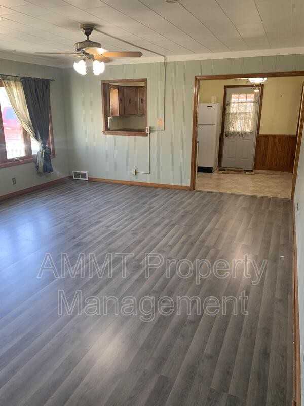 1330 Lincoln Dr - Photo 4 of 25